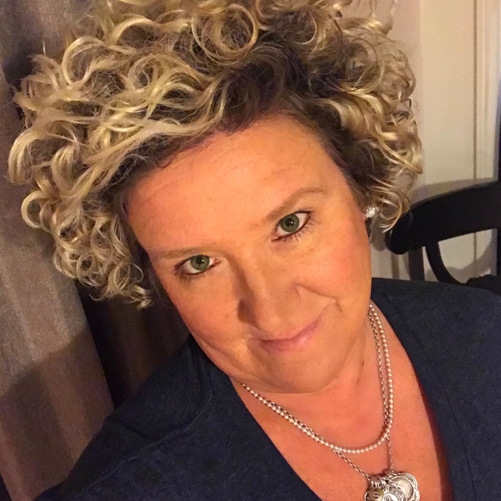 Meet your Posher, Dena